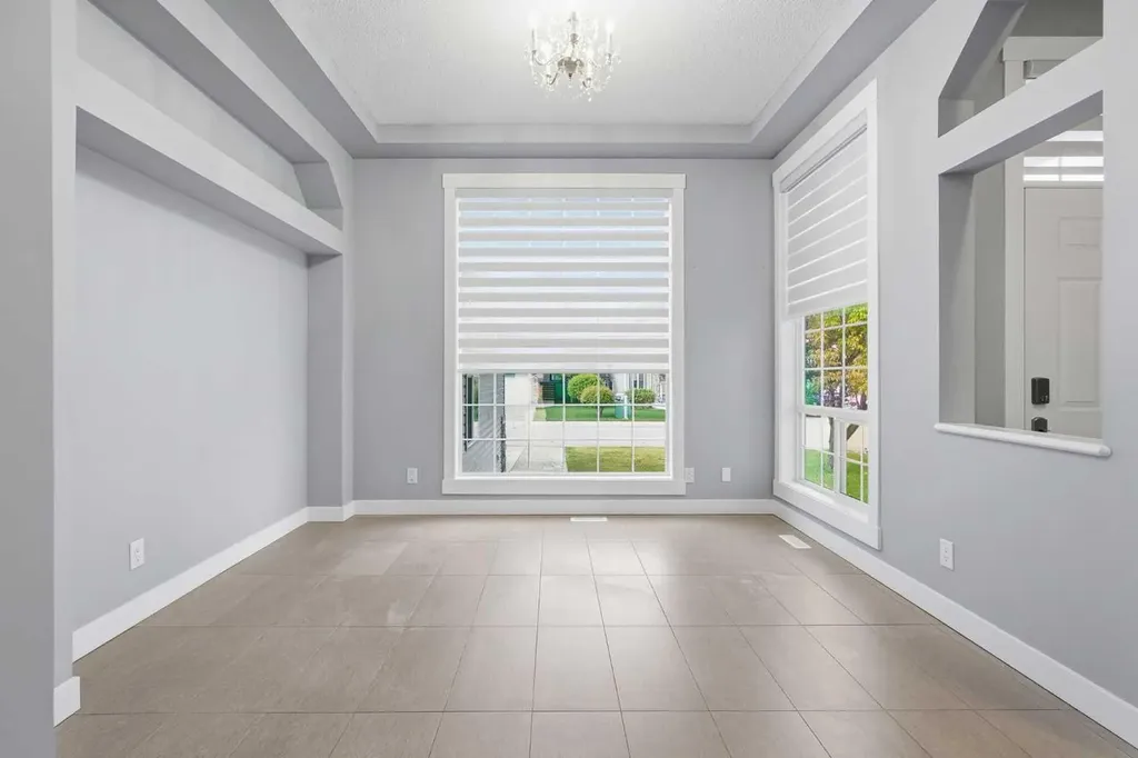 209 Oakmere Close Chestermere AB T1X1L1