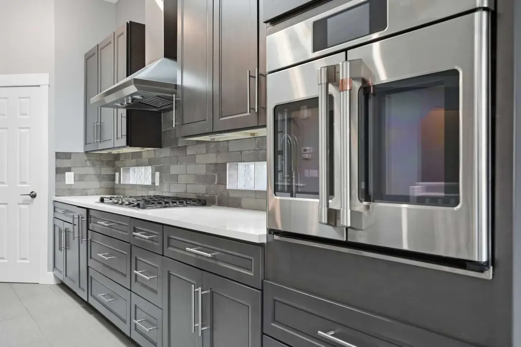 209 Oakmere Close Chestermere AB T1X1L1