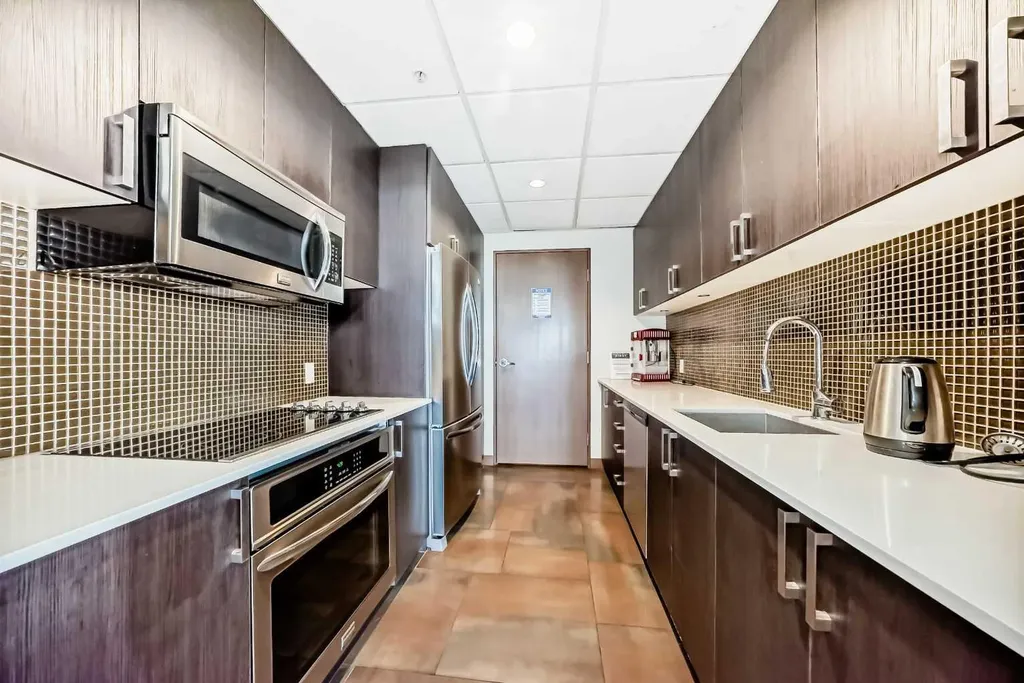 550 Riverfront Avenue SE Calgary AB T2G 1E5