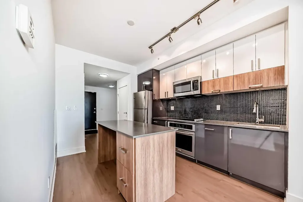 550 Riverfront Avenue SE Calgary AB T2G 1E5