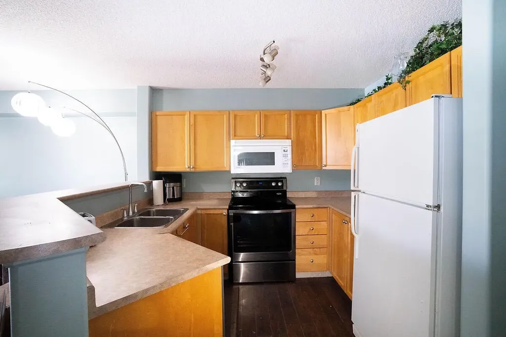 1000 Citadel Meadow Point NW Calgary AB T3G 5N5
