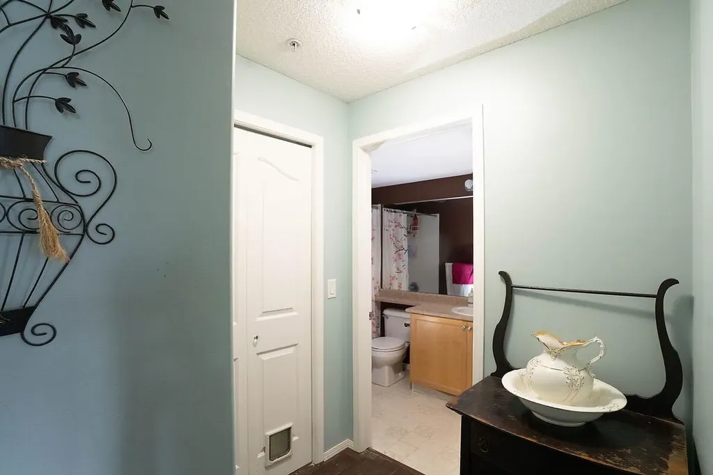1000 Citadel Meadow Point NW Calgary AB T3G 5N5
