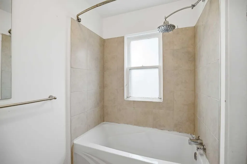 919 20 Avenue NW Calgary AB T2M 1E6
