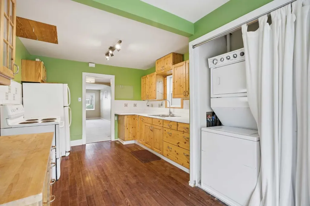 919 20 Avenue NW Calgary AB T2M 1E6