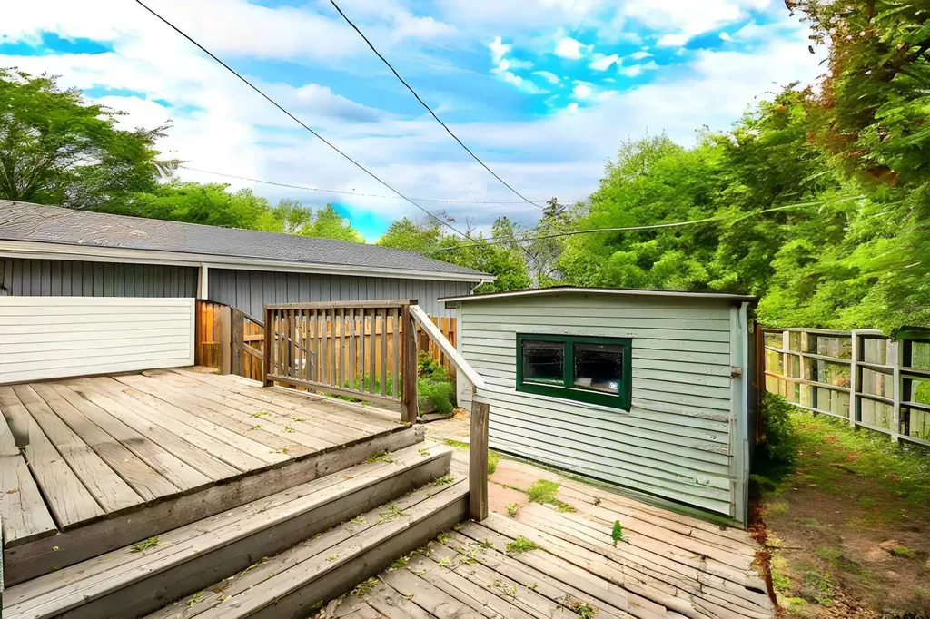 919 20 Avenue NW Calgary AB T2M 1E6