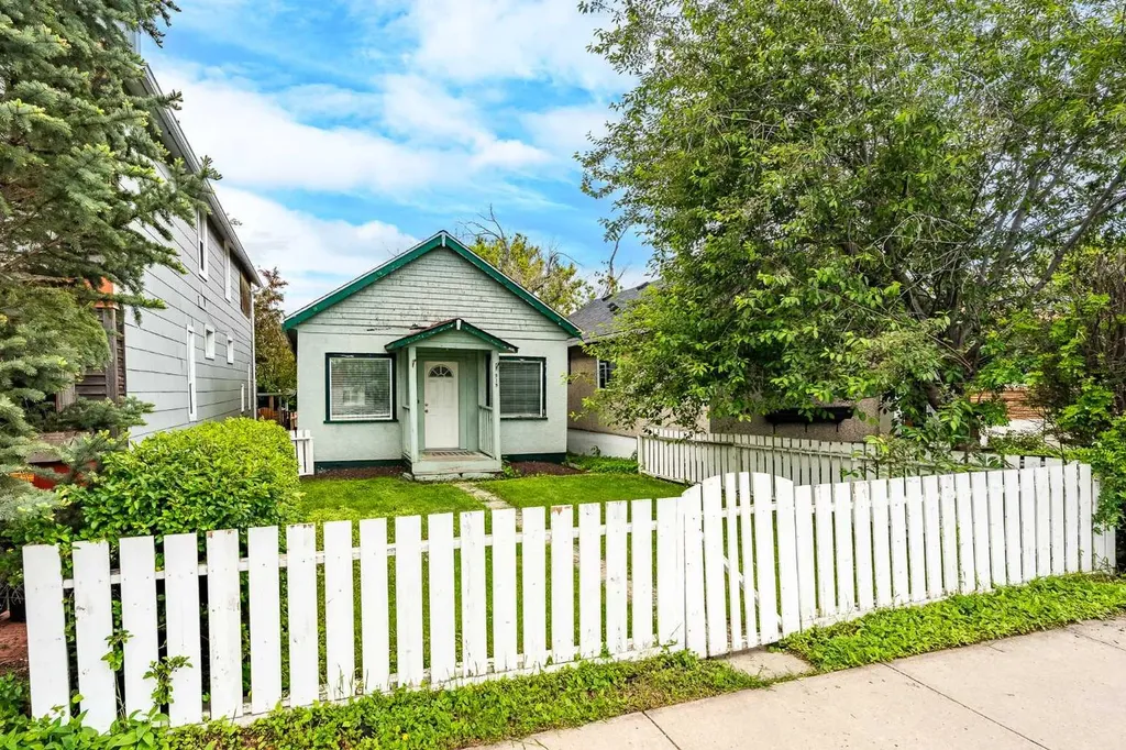 919 20 Avenue NW Calgary AB T2M 1E6