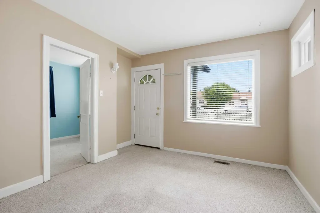 919 20 Avenue NW Calgary AB T2M 1E6