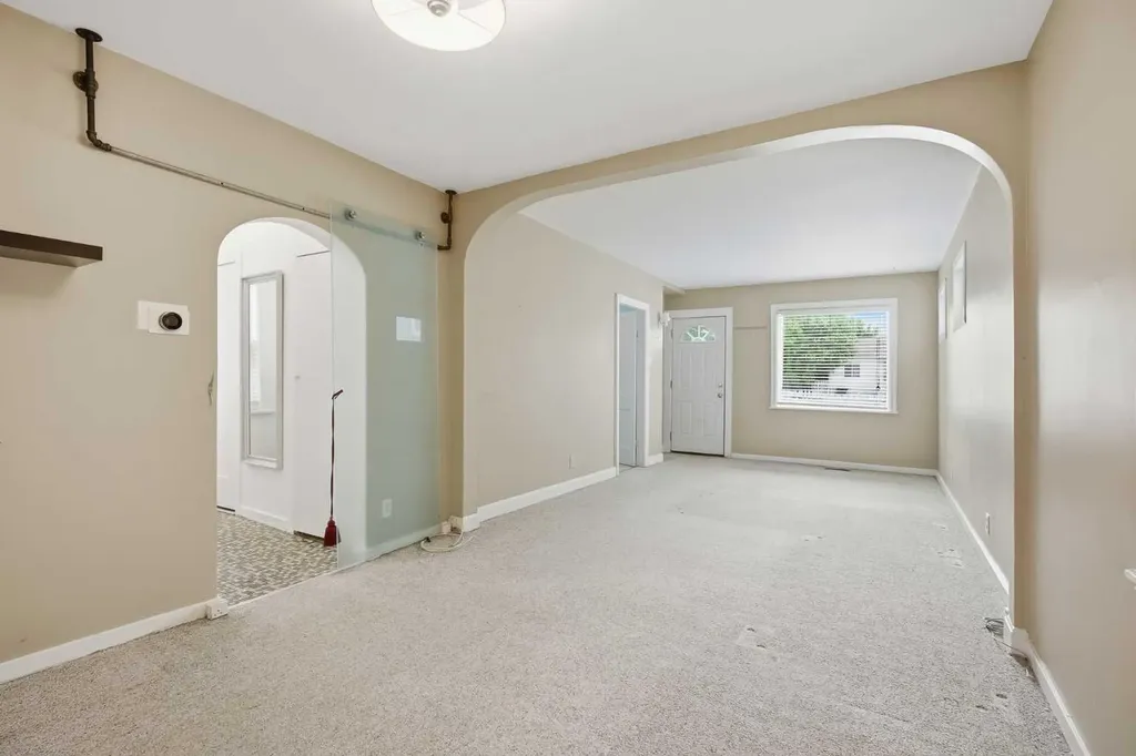 919 20 Avenue NW Calgary AB T2M 1E6