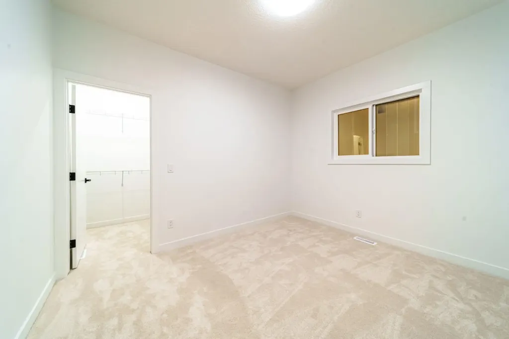 1209 Iron Ridge Avenue Crossfield AB T0M 0S0