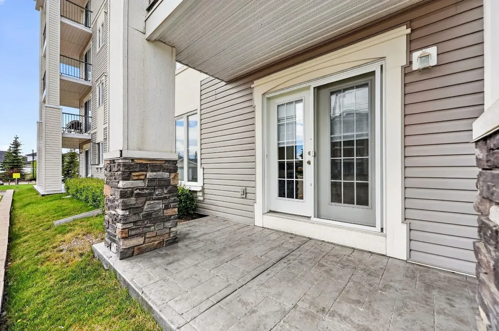 333 Taravista Drive NE Calgary AB T3L 0H3
