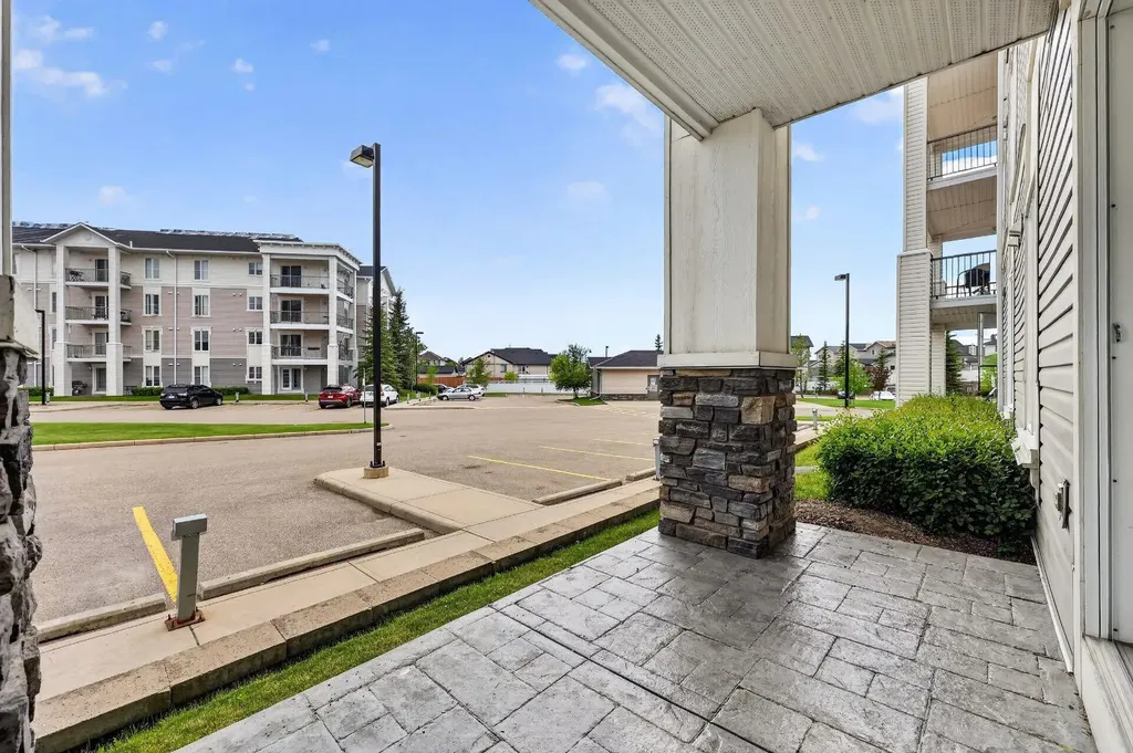 333 Taravista Drive NE Calgary AB T3L 0H3