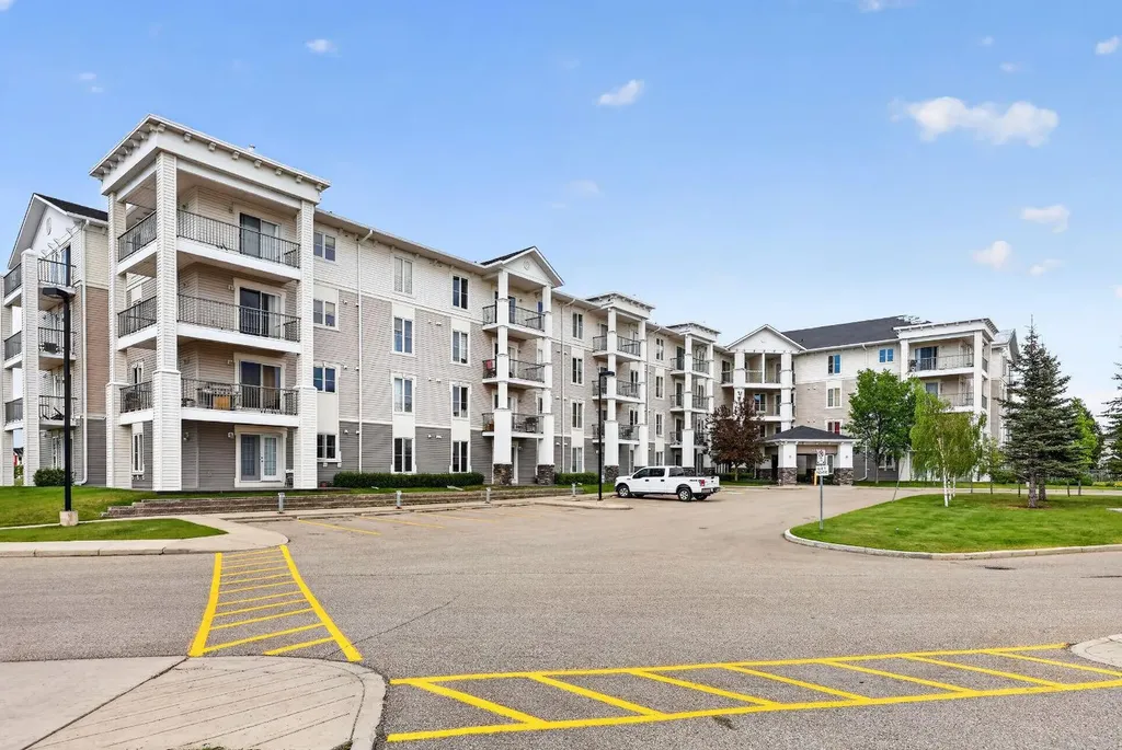 333 Taravista Drive NE Calgary AB T3L 0H3