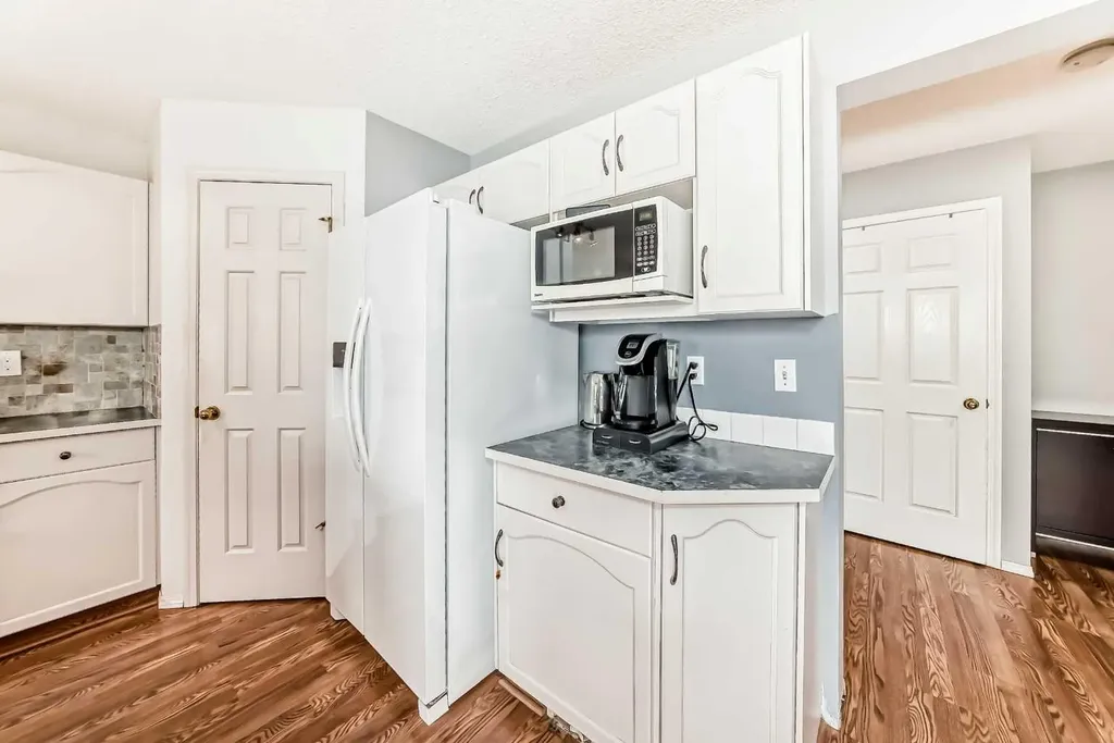 15 Citadel Meadow Crescent NW Calgary AB T3G 4Z1