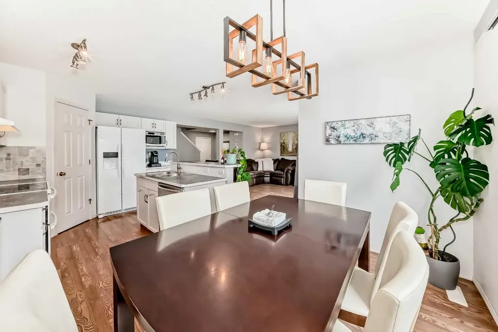15 Citadel Meadow Crescent NW Calgary AB T3G 4Z1
