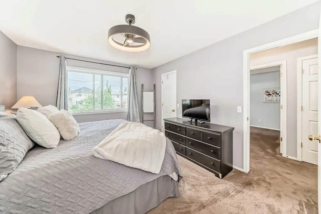 15 Citadel Meadow Crescent NW Calgary AB T3G 4Z1