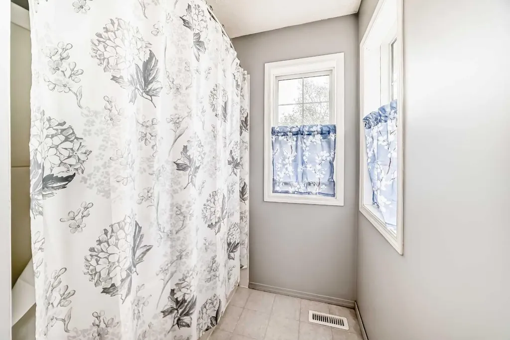 15 Citadel Meadow Crescent NW Calgary AB T3G 4Z1