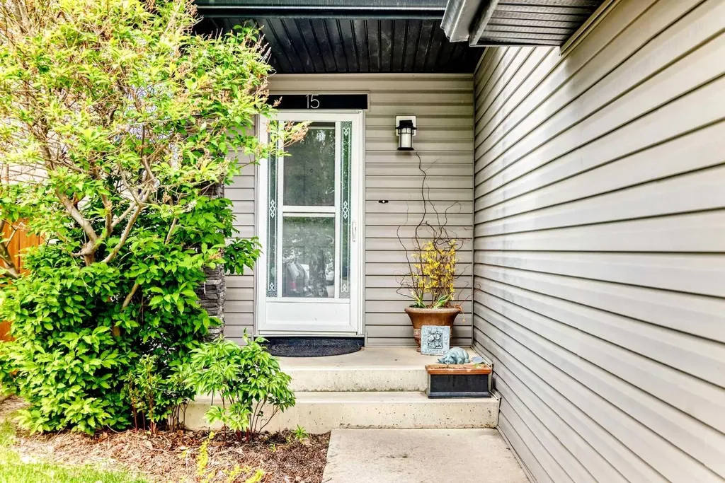 15 Citadel Meadow Crescent NW Calgary AB T3G 4Z1