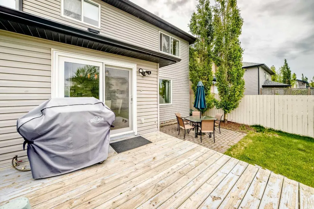 15 Citadel Meadow Crescent NW Calgary AB T3G 4Z1
