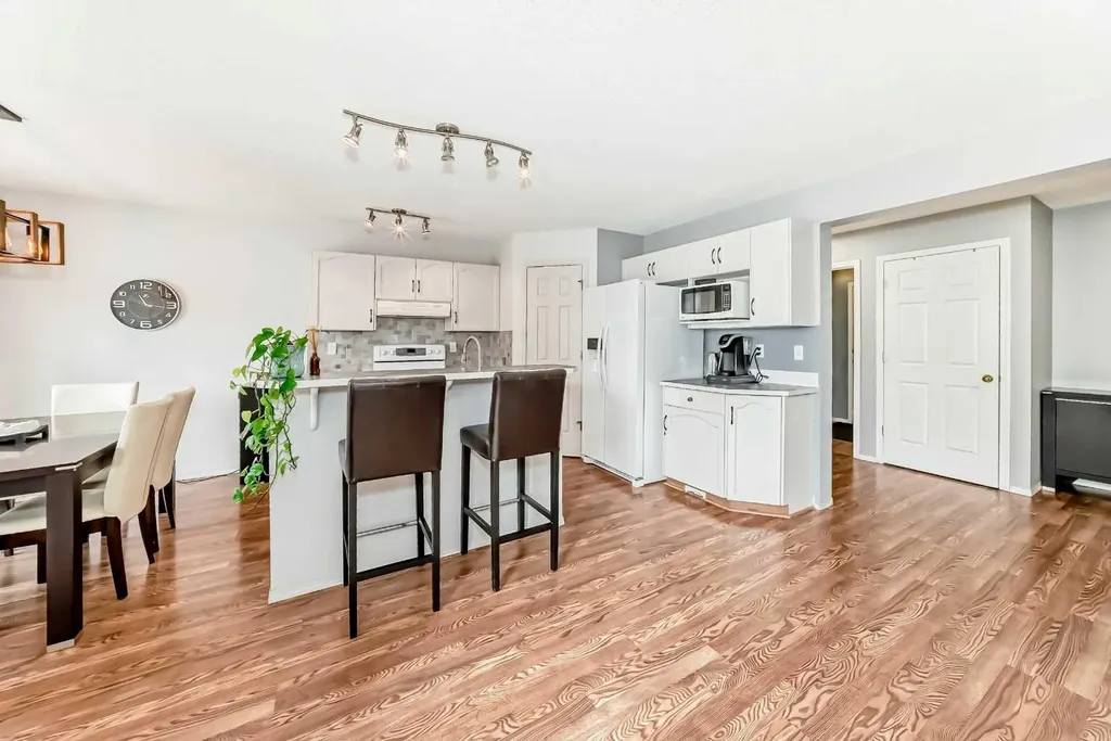 15 Citadel Meadow Crescent NW Calgary AB T3G 4Z1