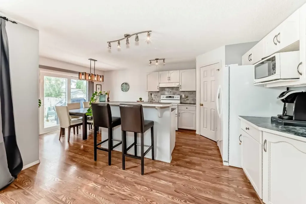 15 Citadel Meadow Crescent NW Calgary AB T3G 4Z1