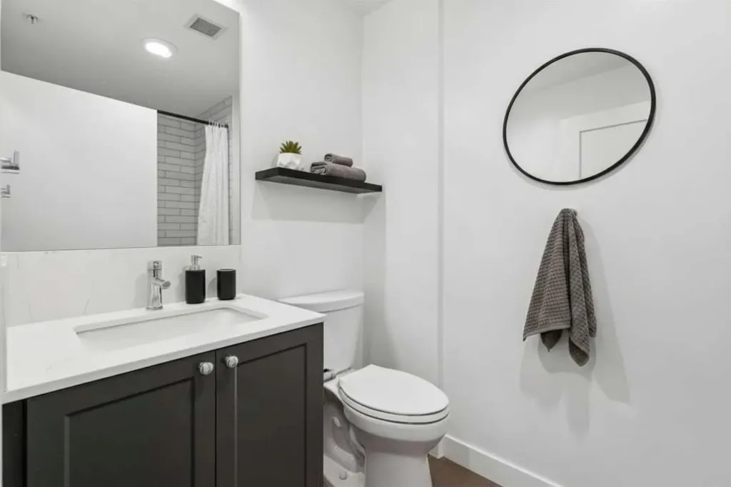 327 9a Street NW Calgary AB T2N 1T7