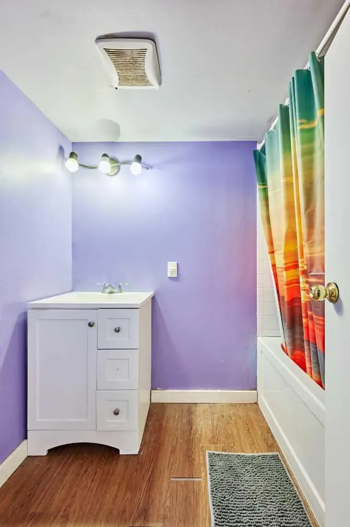 28 Cornell Place NW Calgary AB T2K 1J4