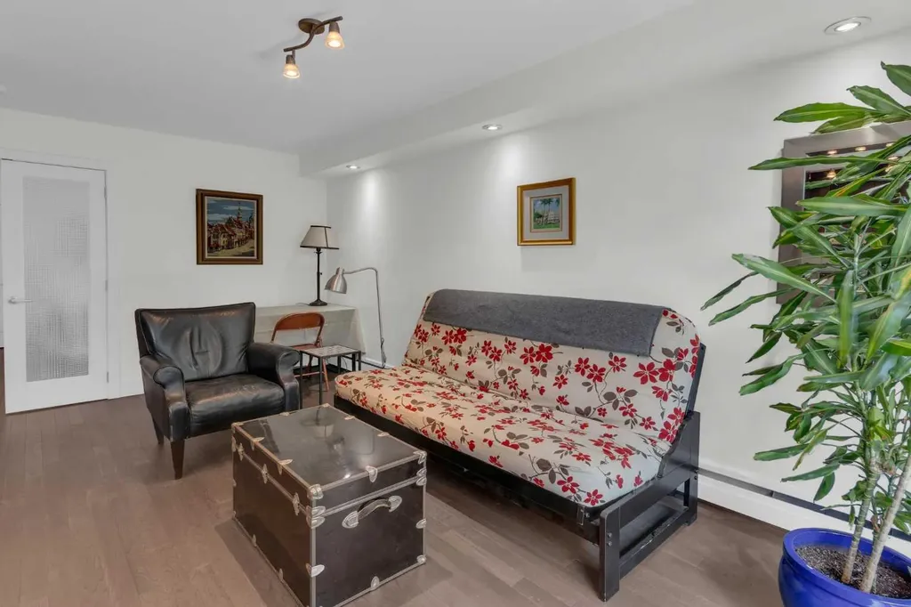 1736 13 Avenue SW Calgary AB T3C0T9