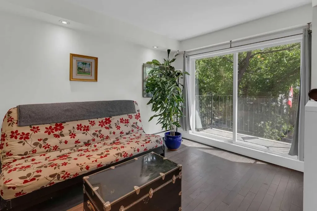 1736 13 Avenue SW Calgary AB T3C0T9