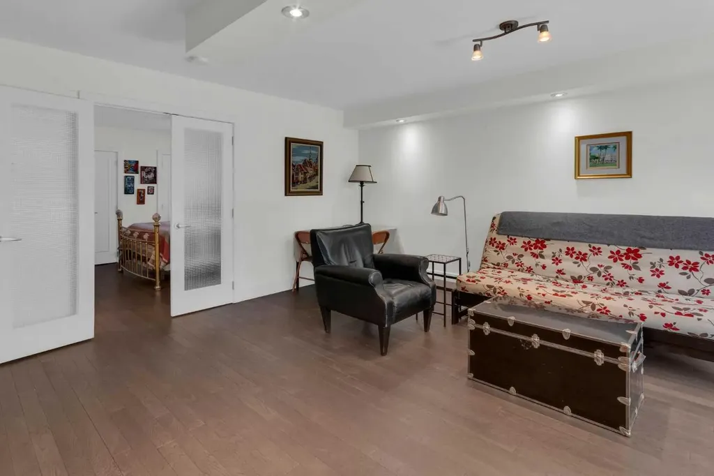 1736 13 Avenue SW Calgary AB T3C0T9