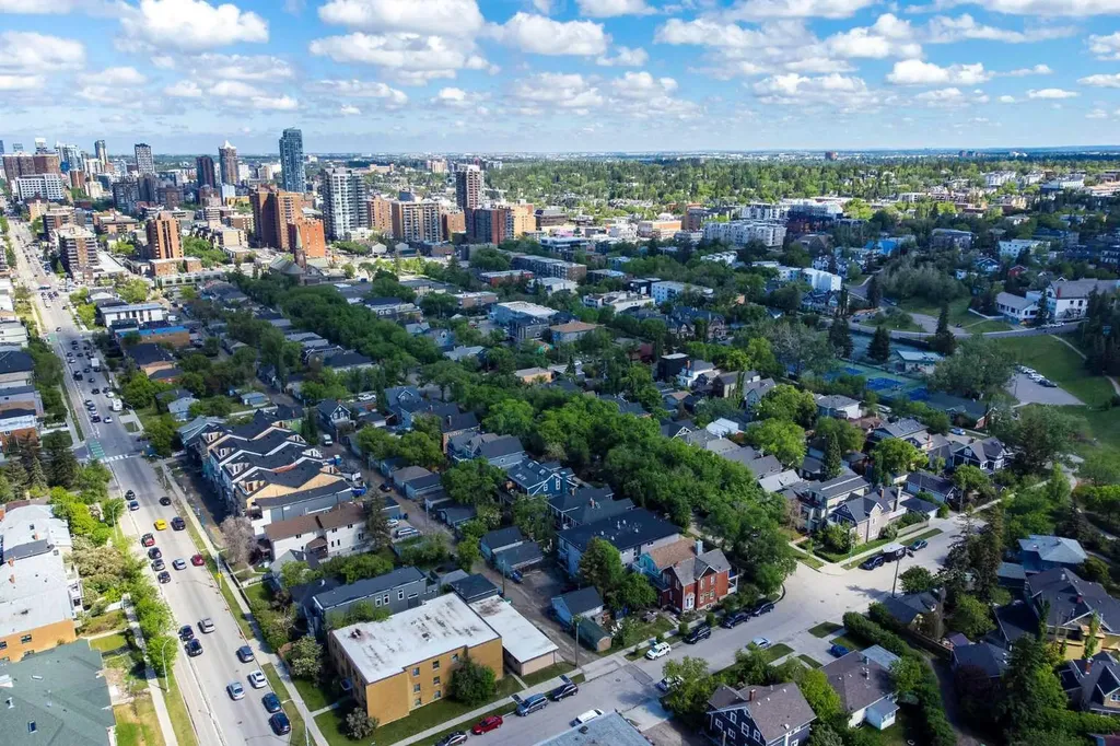 1736 13 Avenue SW Calgary AB T3C0T9