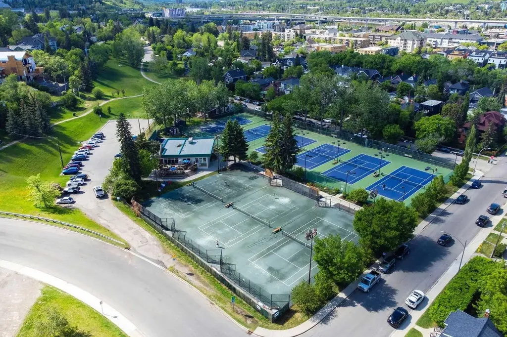 1736 13 Avenue SW Calgary AB T3C0T9