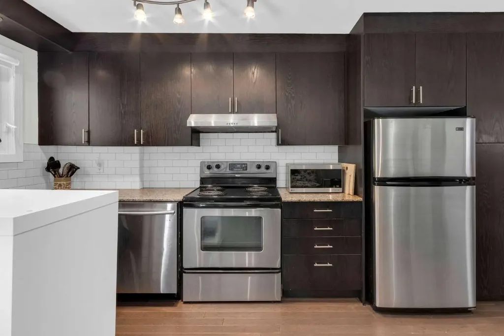 1736 13 Avenue SW Calgary AB T3C0T9