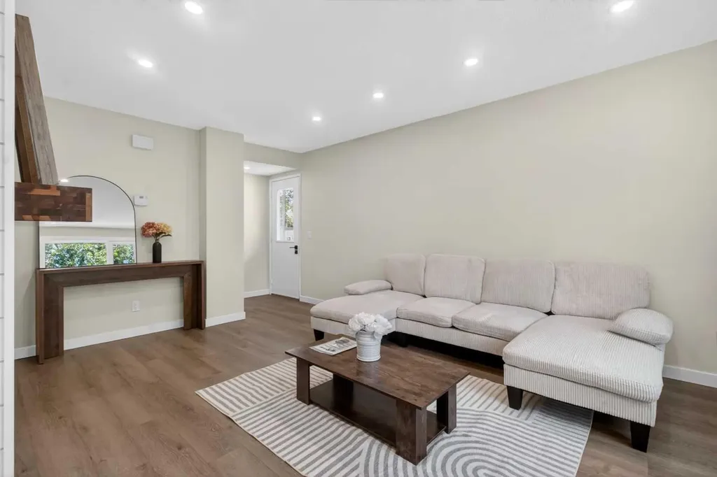 203 Lynnview Road SE Calgary AB T2C 2C6