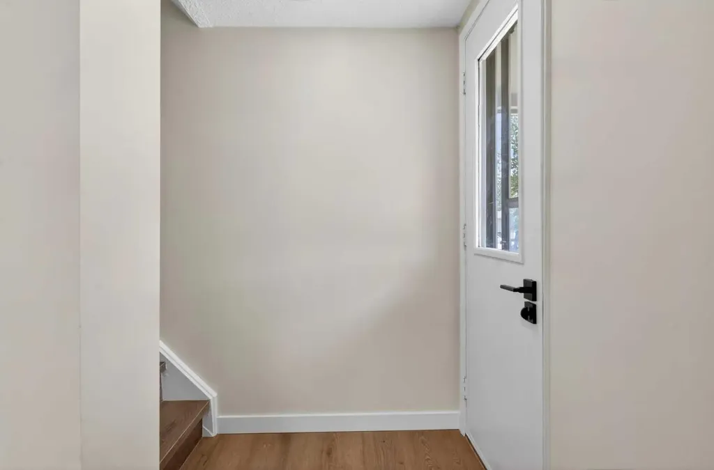 203 Lynnview Road SE Calgary AB T2C 2C6