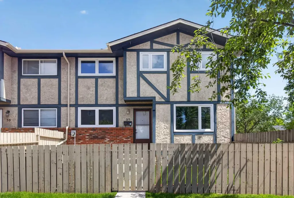 203 Lynnview Road SE Calgary AB T2C 2C6