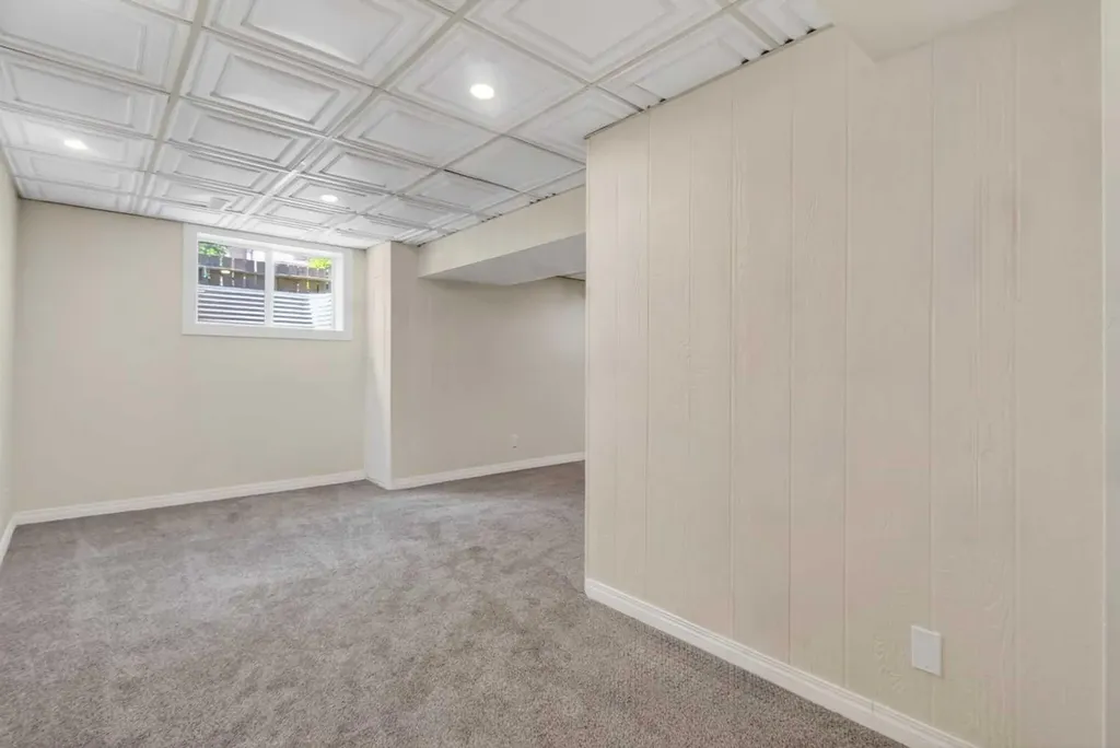 203 Lynnview Road SE Calgary AB T2C 2C6