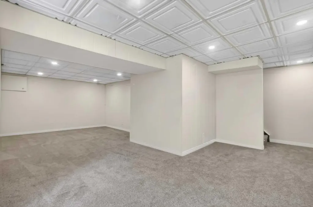 203 Lynnview Road SE Calgary AB T2C 2C6