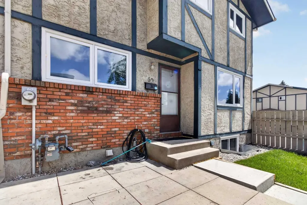 203 Lynnview Road SE Calgary AB T2C 2C6