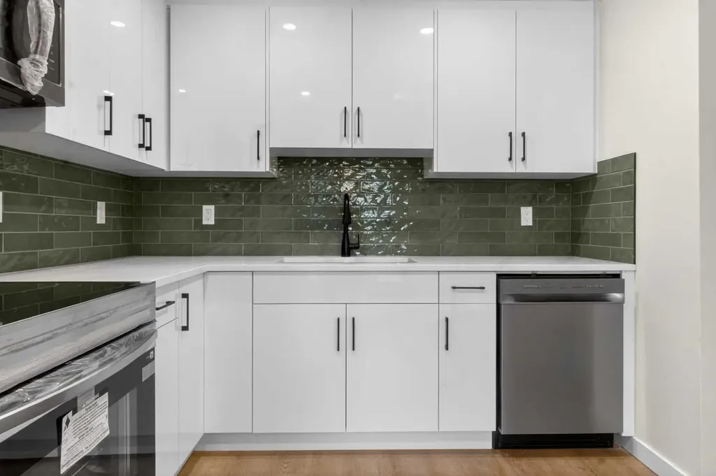 203 Lynnview Road SE Calgary AB T2C 2C6