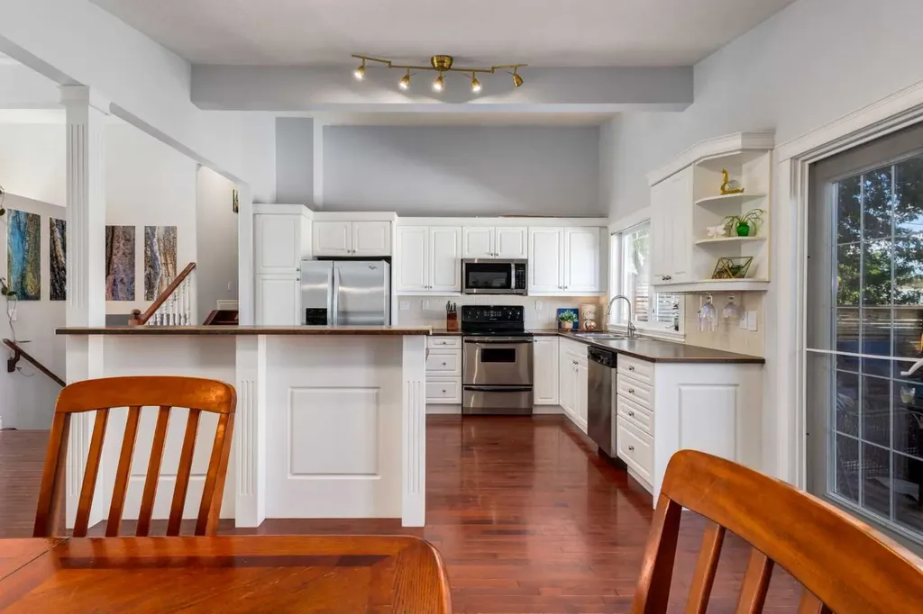 9716 Fairmount Drive SE Calgary AB T2J 0S1