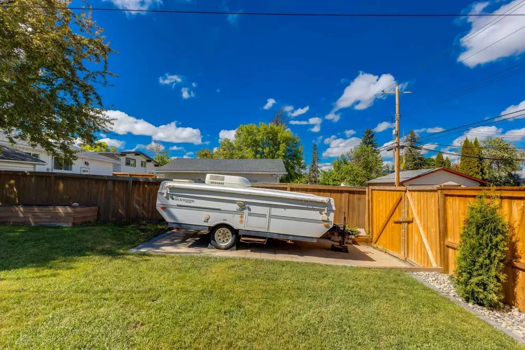 9716 Fairmount Drive SE Calgary AB T2J 0S1