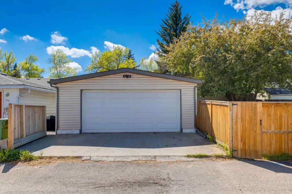 9716 Fairmount Drive SE Calgary AB T2J 0S1