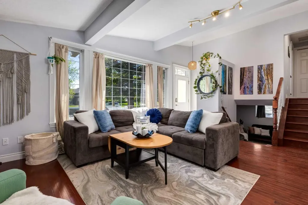9716 Fairmount Drive SE Calgary AB T2J 0S1