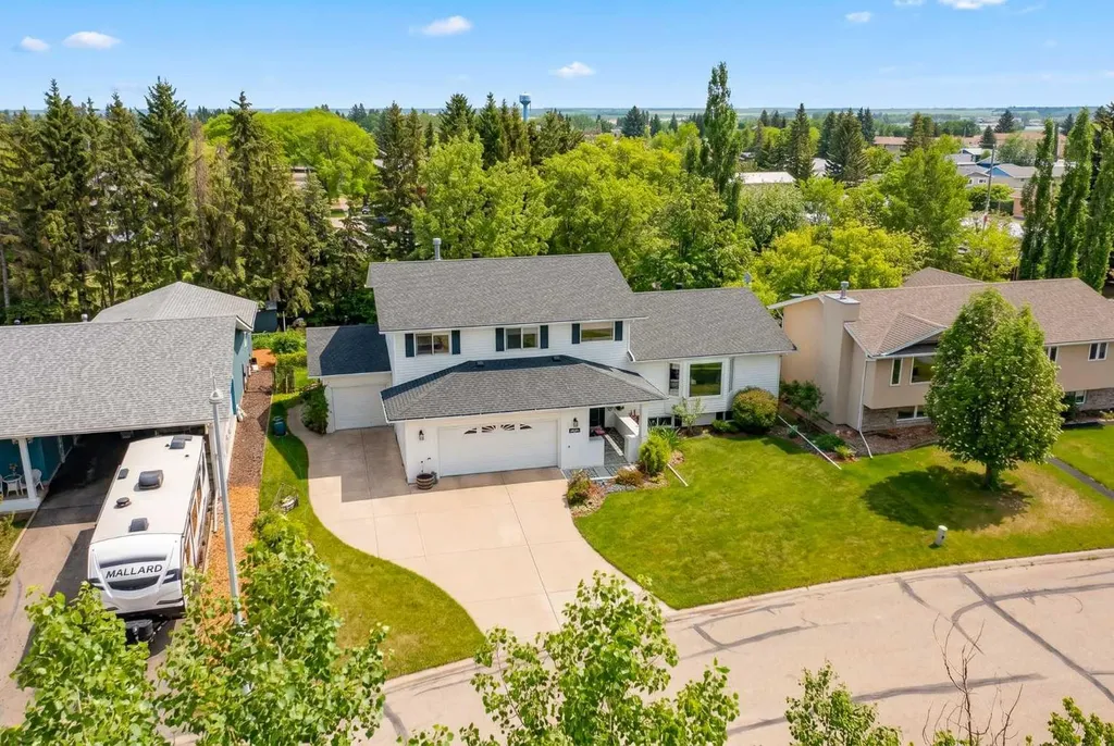 4809 59 Street Lacombe AB T4L 1M5