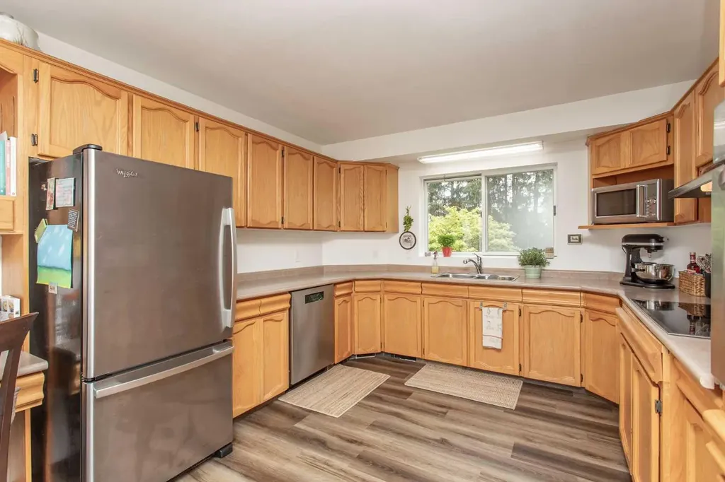 4809 59 Street Lacombe AB T4L 1M5