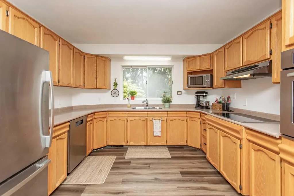4809 59 Street Lacombe AB T4L 1M5