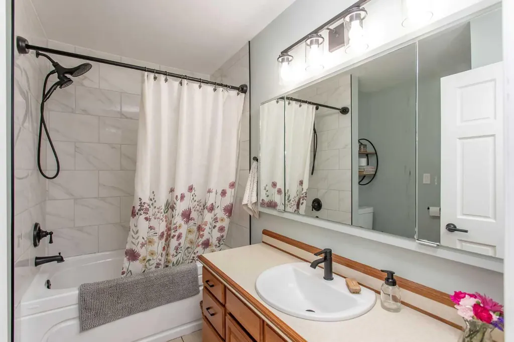 4809 59 Street Lacombe AB T4L 1M5