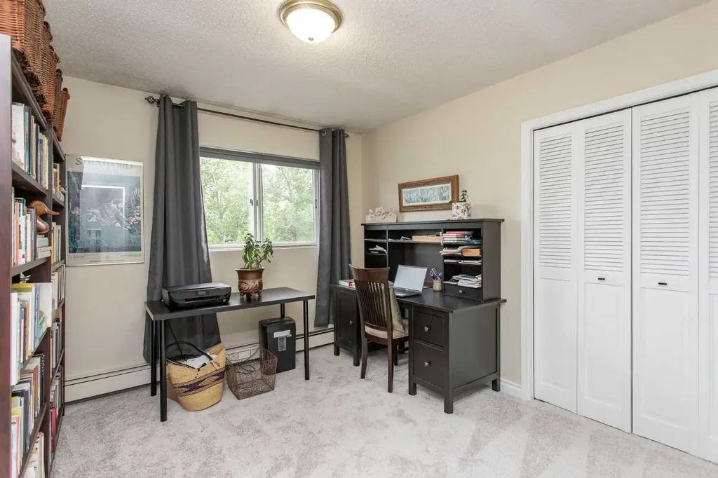 4809 59 Street Lacombe AB T4L 1M5