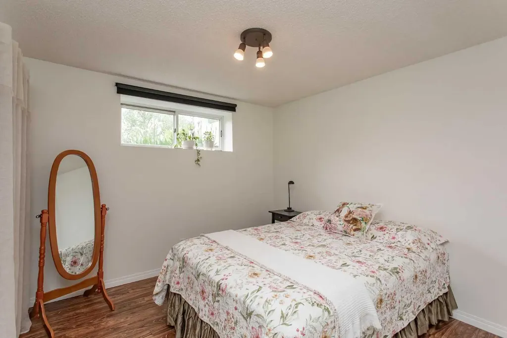 4809 59 Street Lacombe AB T4L 1M5
