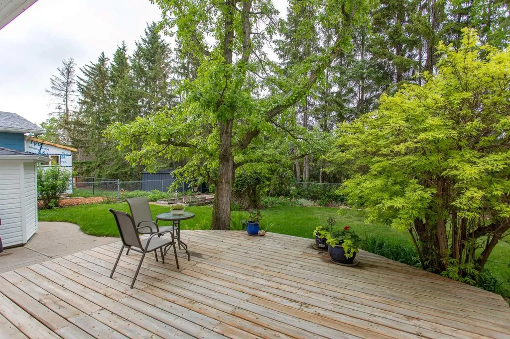 4809 59 Street Lacombe AB T4L 1M5